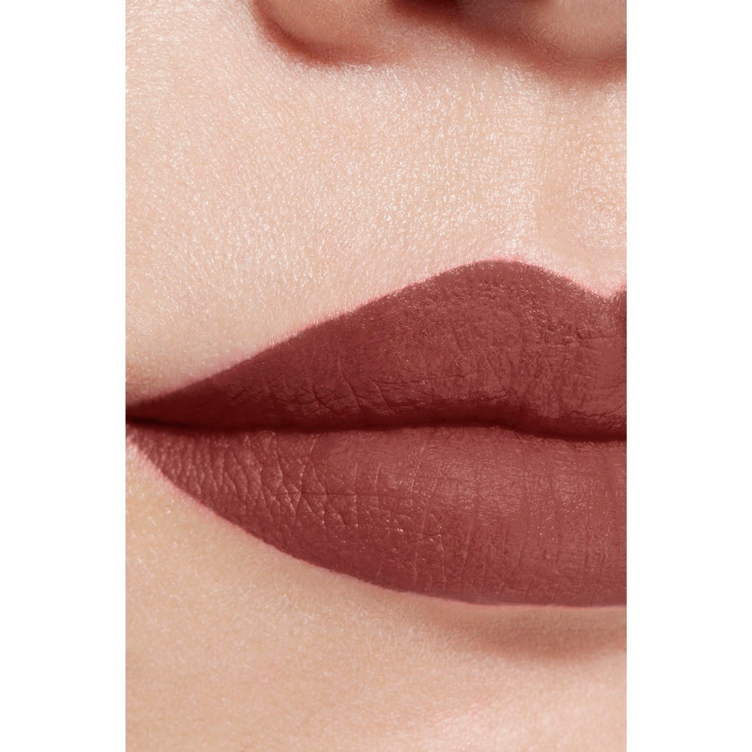 LA BARRA DE LABIOS LÍQUIDA MATE INTENSA DE LARGA DURACIÓN